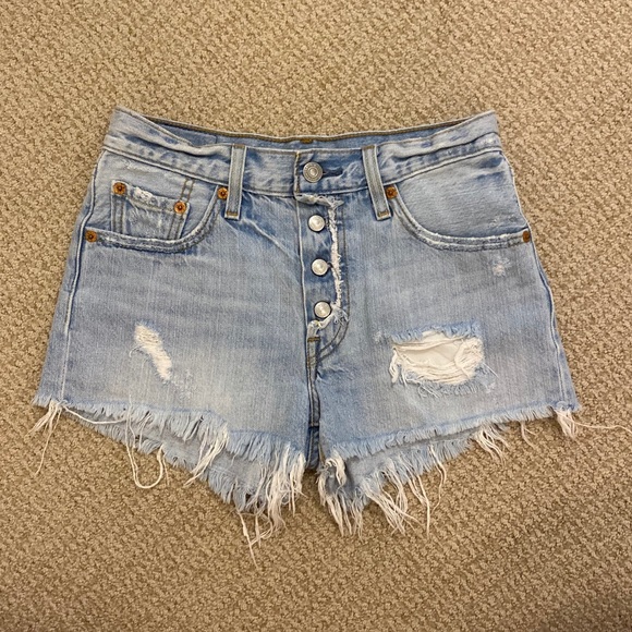 Levi Denim Shorts - Picture 1 of 5